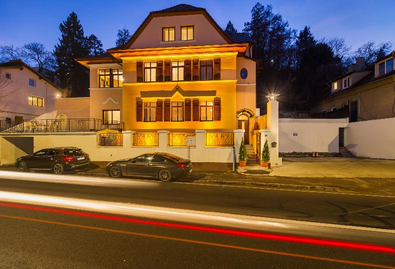 Casa Moritz - Genel