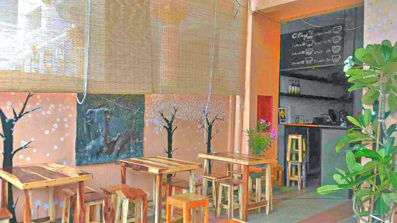The Twins Hostel - Lobi