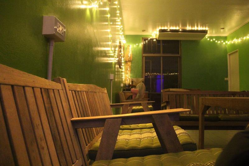 The Twins Hostel - Lobi