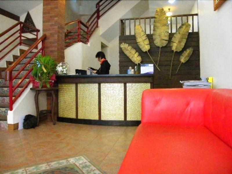 Red Balcony Hotel - Lobi
