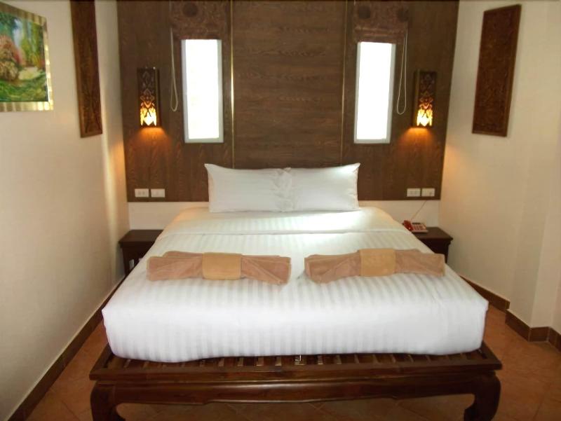 Red Balcony Hotel - Oda