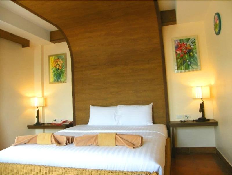 Red Balcony Hotel - Oda