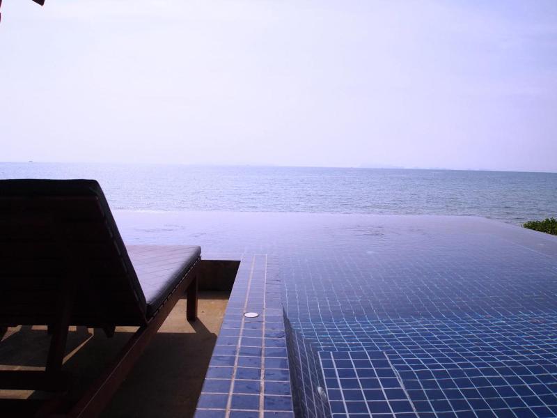 Lipa Bay Resort - Havuz