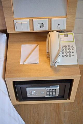 Whiz Prime Hotel Basuki Rahmat Malang fotoÄŸrafÄ±