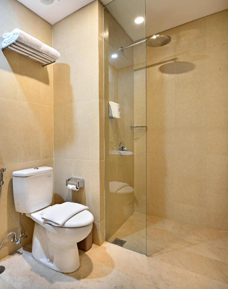 Whiz Prime Hotel Basuki Rahmat Malang - Oda