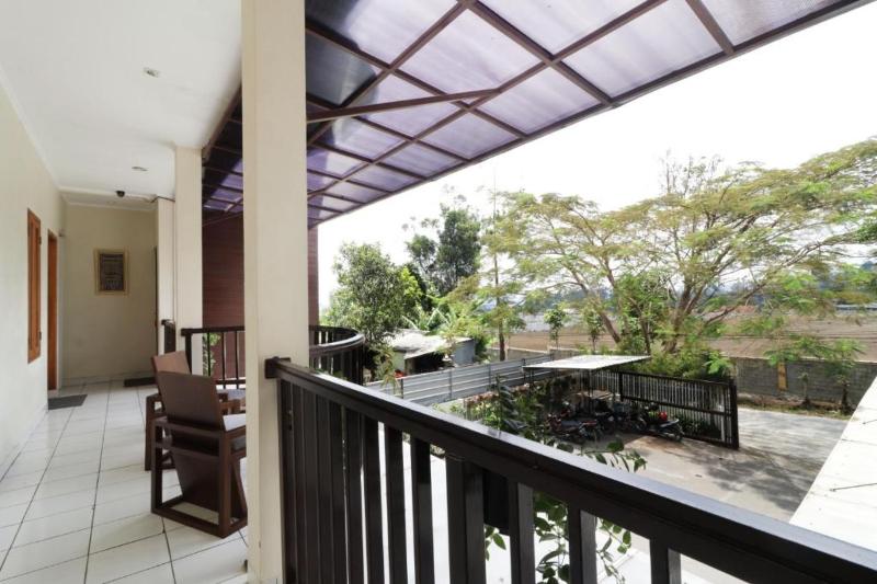 Jayagiri Guesthouse By Belgareti by ZUZU - Oda