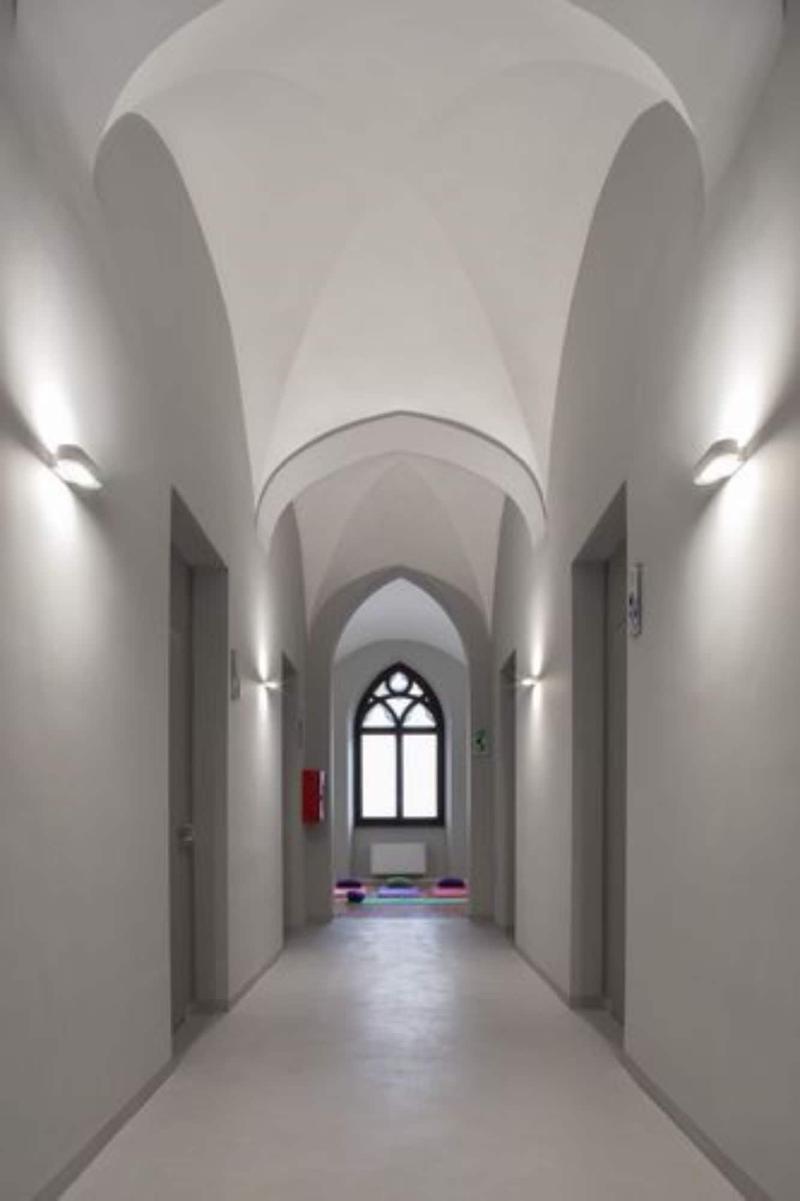 Babila Hostel - Lobi