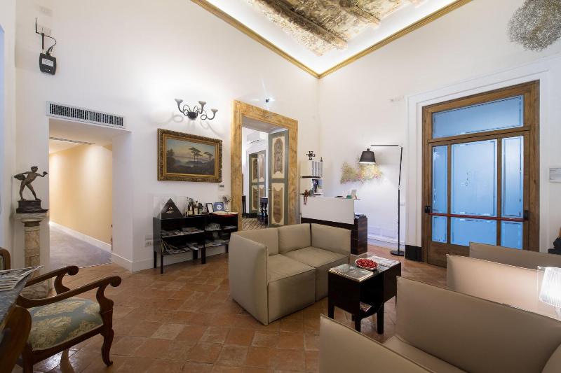 Santa Chiara Boutique Hotel - Lobi