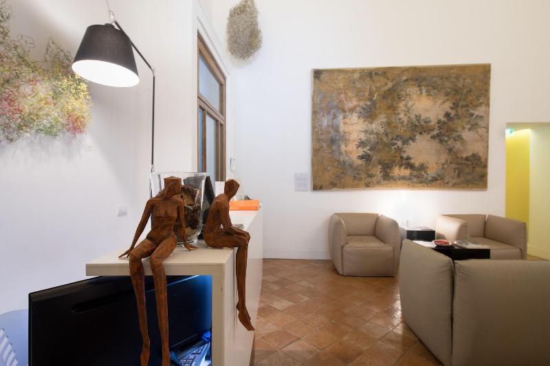 Santa Chiara Boutique Hotel - Lobi