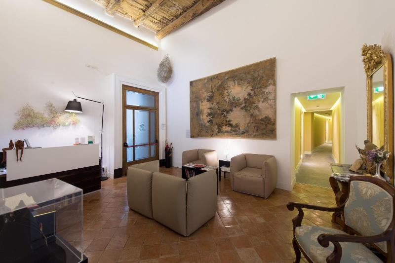 Santa Chiara Boutique Hotel - Lobi