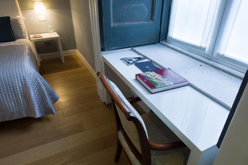 Santa Chiara Boutique Hotel - Oda