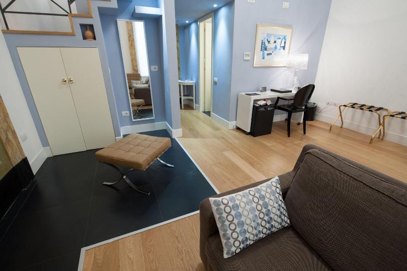 Santa Chiara Boutique Hotel - Oda