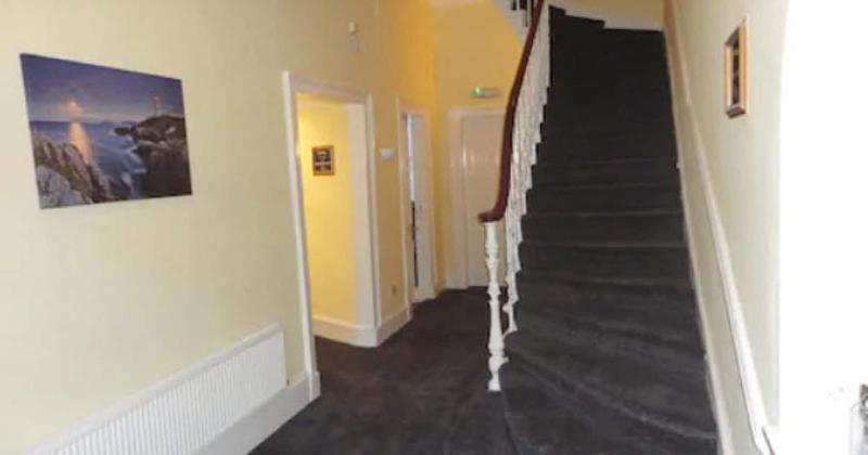 Town House Hotel - Lobi
