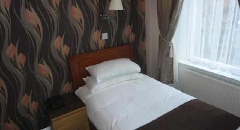 Town House Hotel - Oda