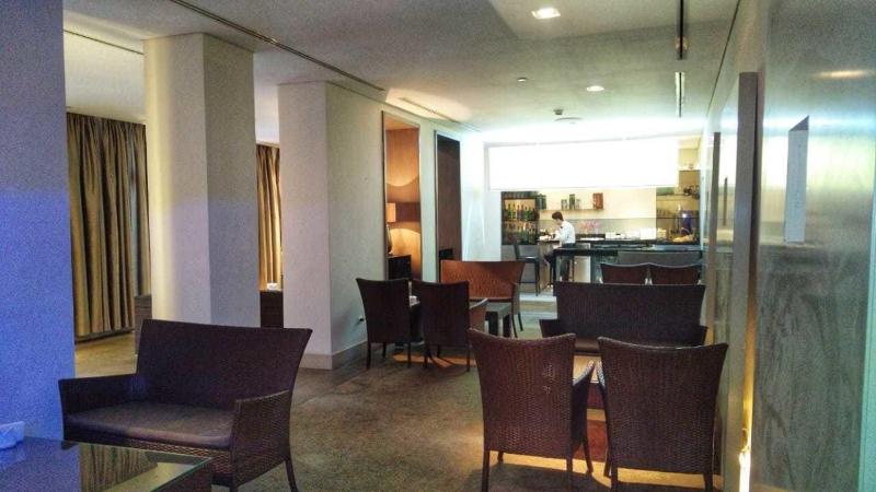 Royal Garden Hotel - Bar