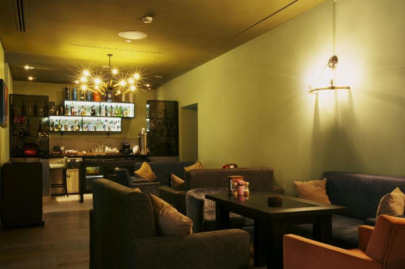 Royal Garden Hotel - Bar