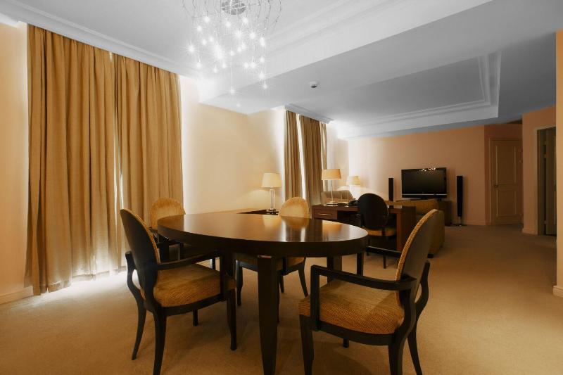 Royal Garden Hotel - Oda