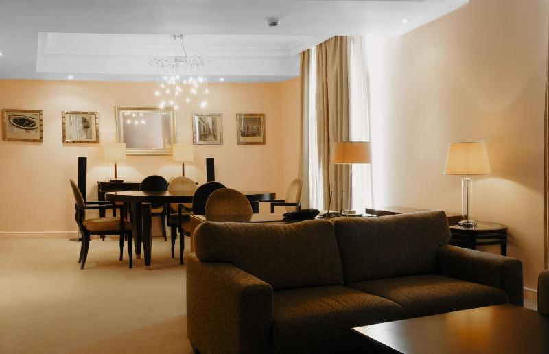 Royal Garden Hotel - Oda