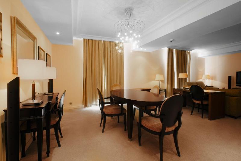 Royal Garden Hotel - Oda