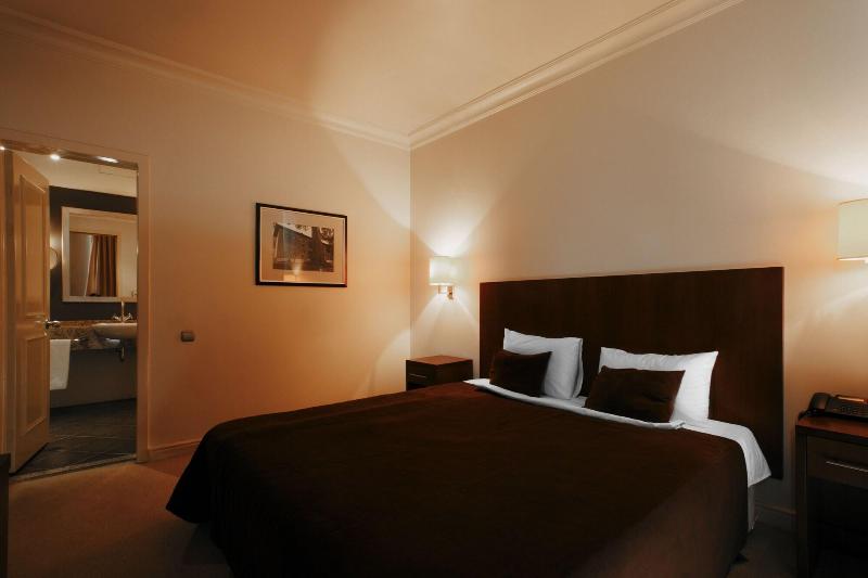 Royal Garden Hotel - Oda