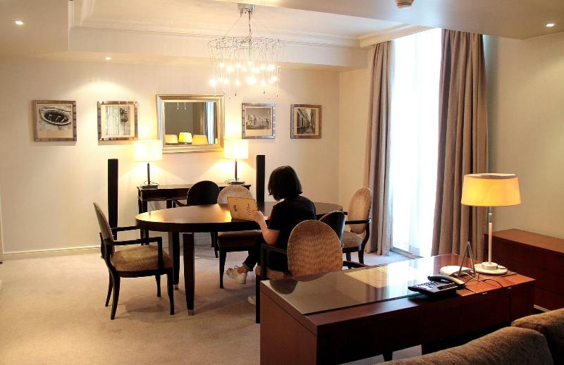 Royal Garden Hotel - Oda