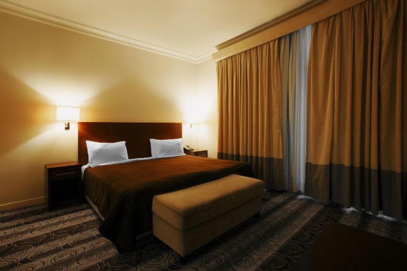 Royal Garden Hotel - Oda