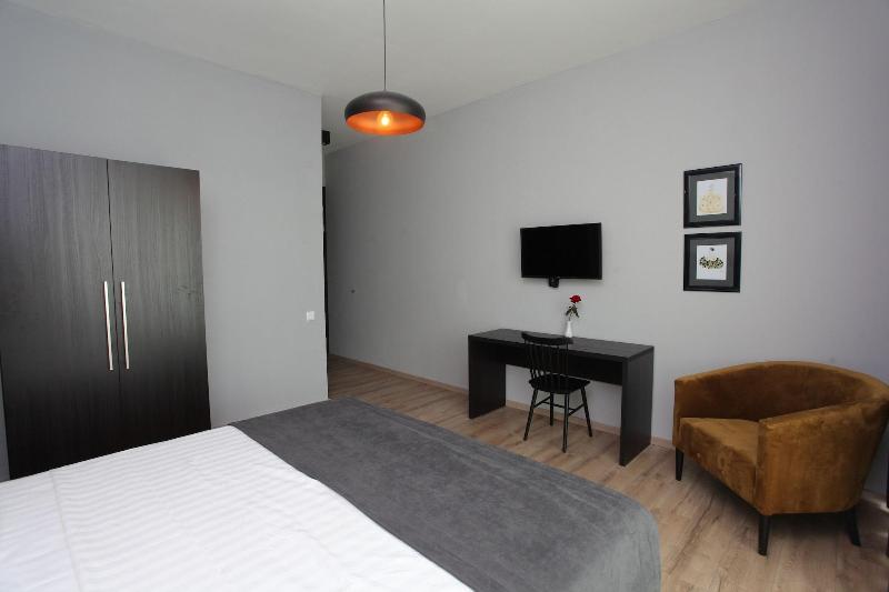 L M Club Hotel - Oda
