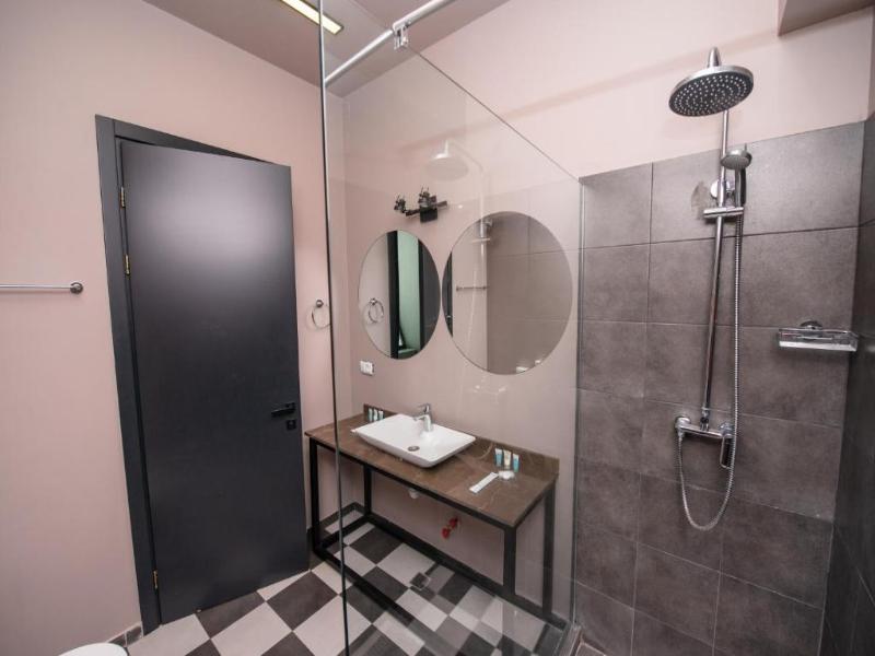 L M Club Hotel - Oda