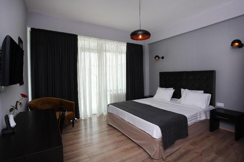 L M Club Hotel - Oda