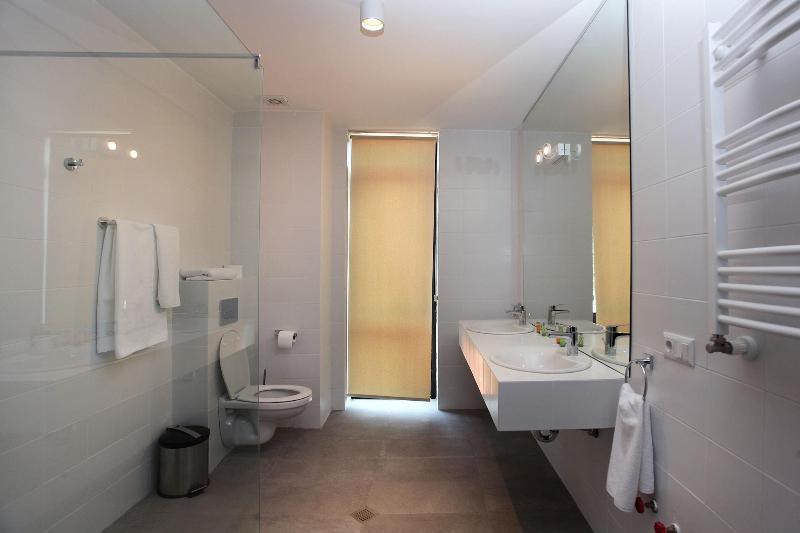 L M Club Hotel - Oda