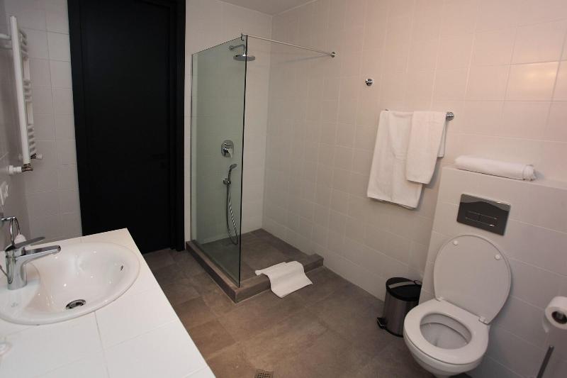 L M Club Hotel - Oda