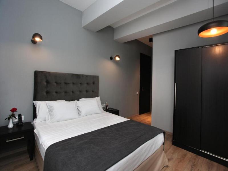 L M Club Hotel - Oda
