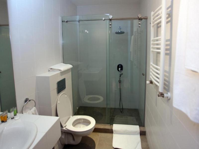 L M Club Hotel - Oda