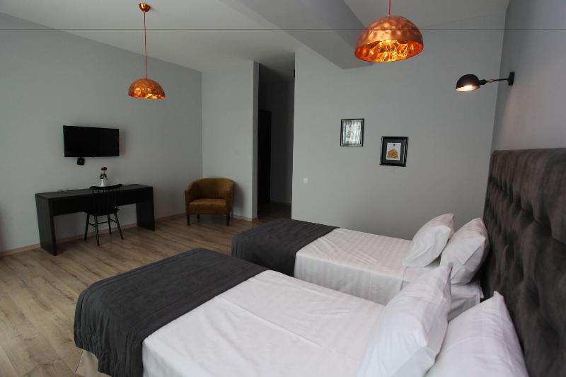 L M Club Hotel - Oda