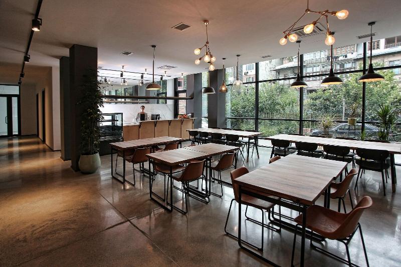 L M Club Hotel - Restoran