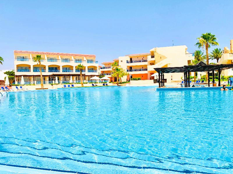 Ivy Cyrene Island  Aquapark Resort - Bar