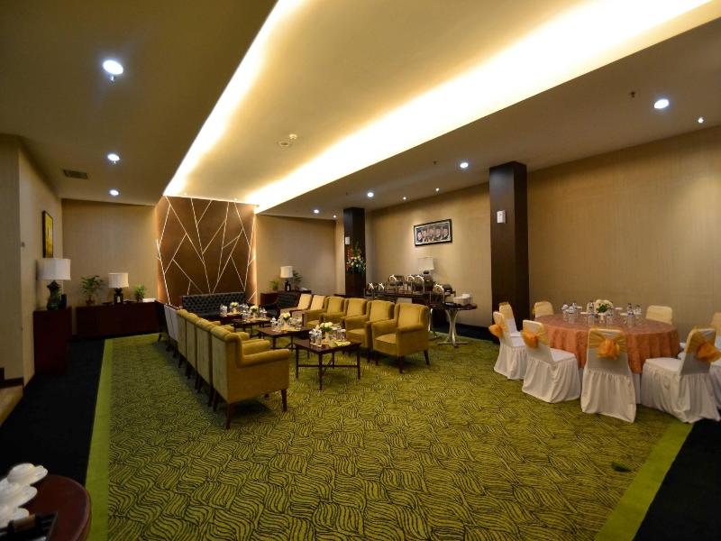 IPB Hotel And Convention Center - Genel