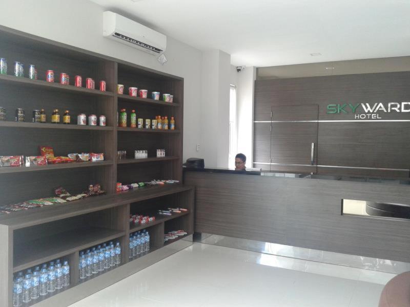 Skyward Hotel - Lobi