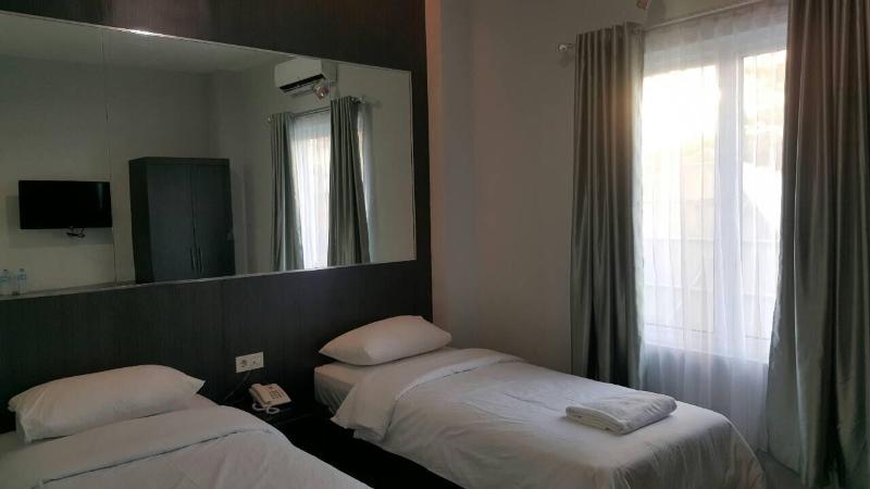 Skyward Hotel - Genel