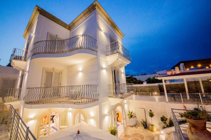 Odysseus Hotel - Genel