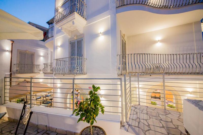 Odysseus Hotel - Genel