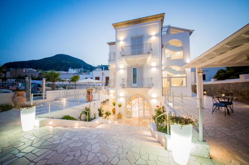 Odysseus Hotel - Genel
