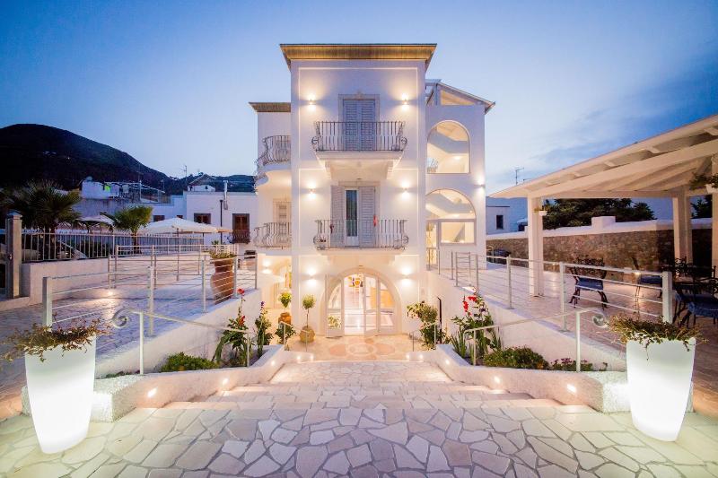 Odysseus Hotel - Genel