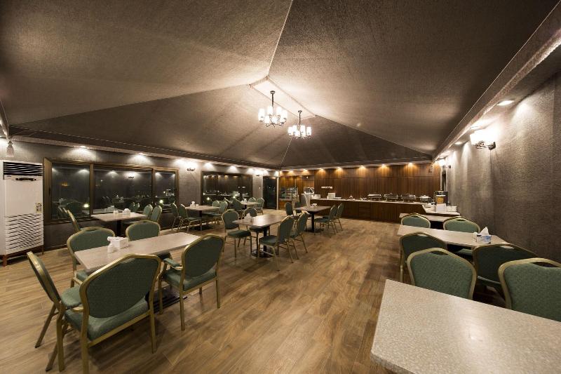 Palms Lily Hotel Suites - Restoran