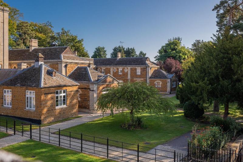 Rushton Hall Hotel & Spa - Genel