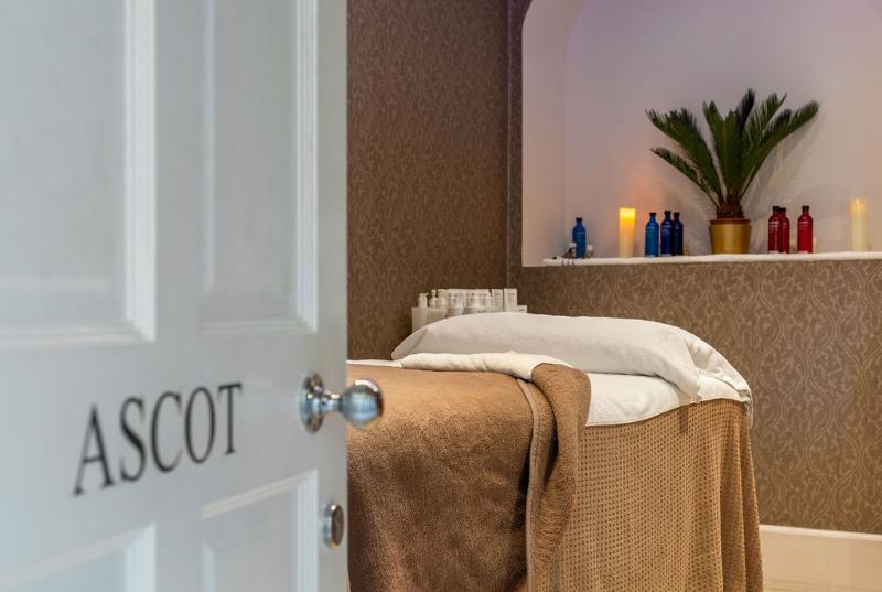 Rushton Hall Hotel & Spa - Havuz