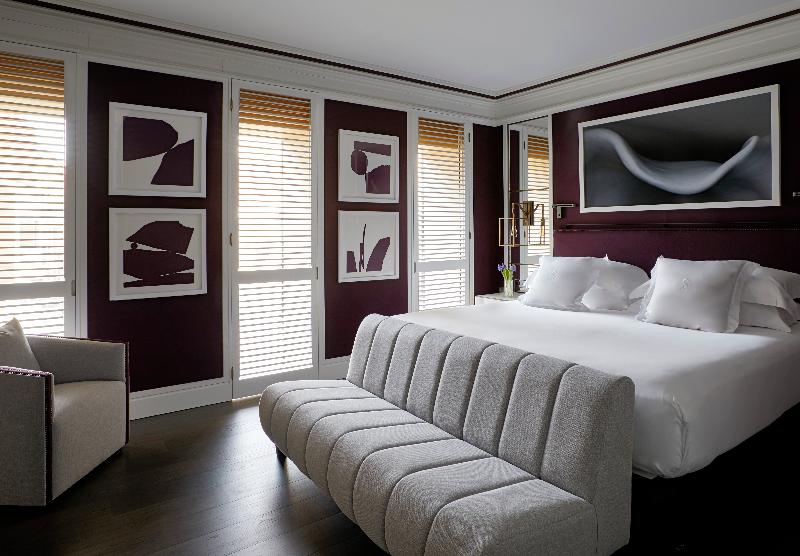 Seventy Barcelona - Genel