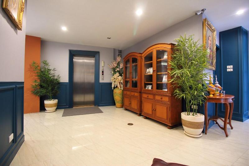 Super OYO 484 Pannee Residence Khaosan - Lobi