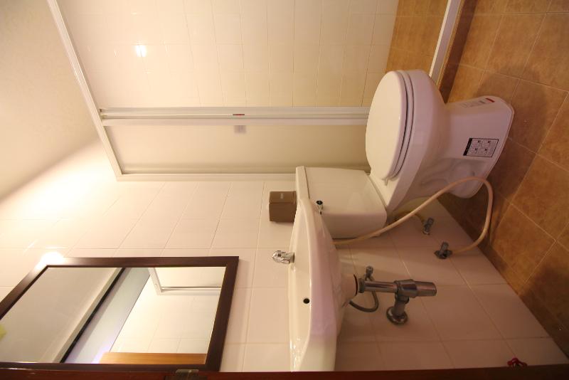 Super OYO 484 Pannee Residence Khaosan - Oda