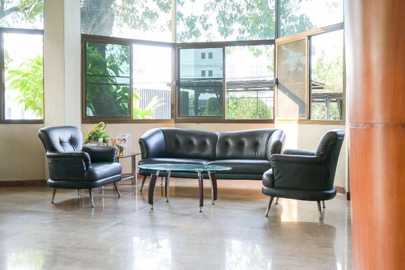 Rattana Park Hotel - Lobi